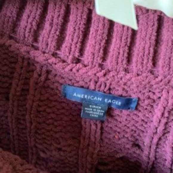 American Eagle Maroon Chenille CrewNeck Sweater Size Small - Picture 2 of 4